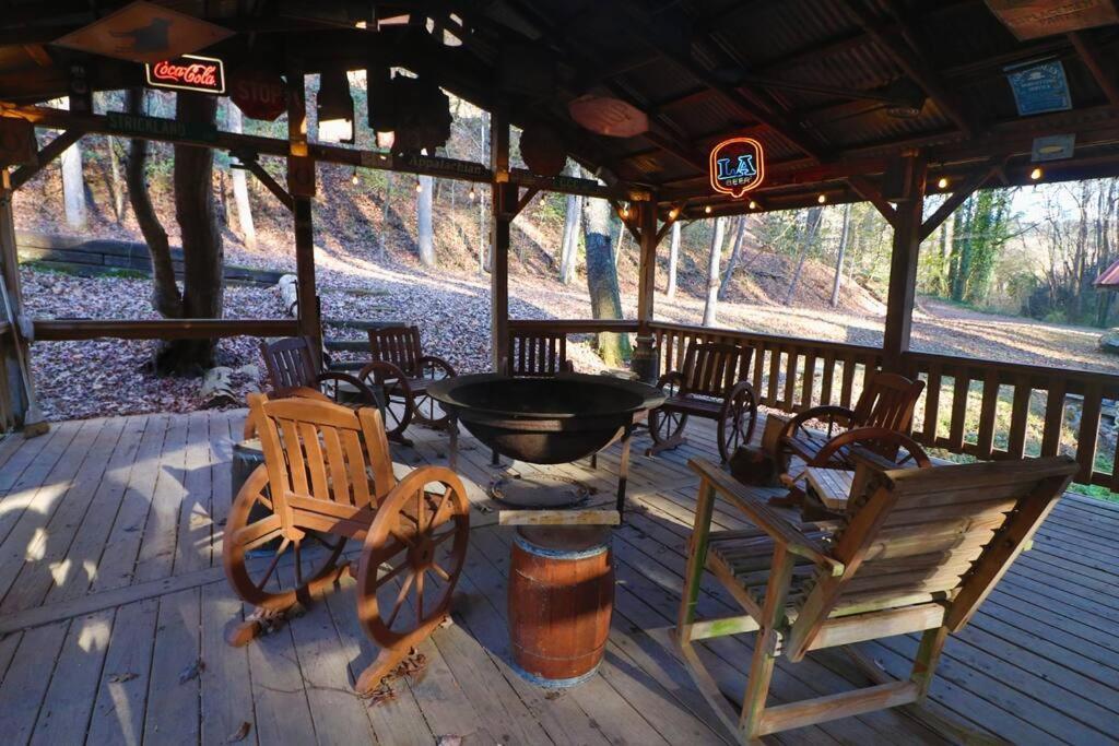 Oktoberfest Themed Cabin In Woods Stream #14 Helen Ngoại thất bức ảnh